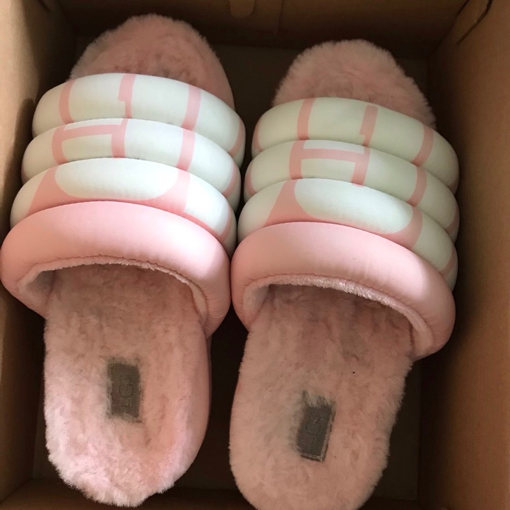 Ugg Maxi Logo Slides
